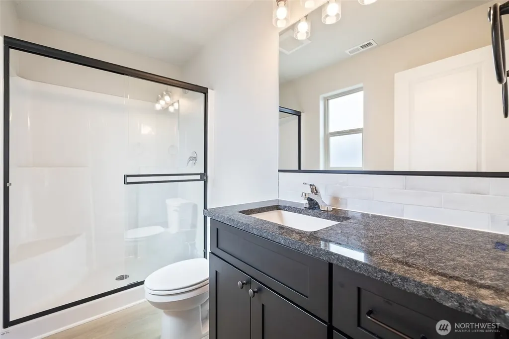 215 Lessor Loop Moses Lake WA 98837