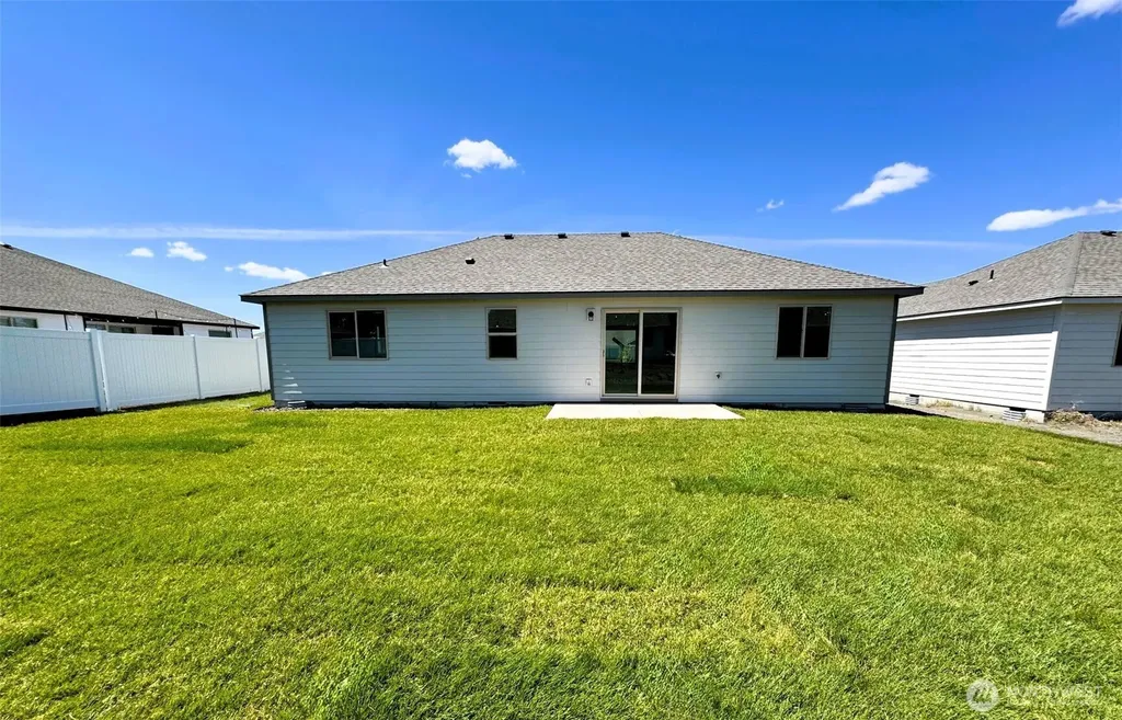 215 Lessor Loop Moses Lake WA 98837