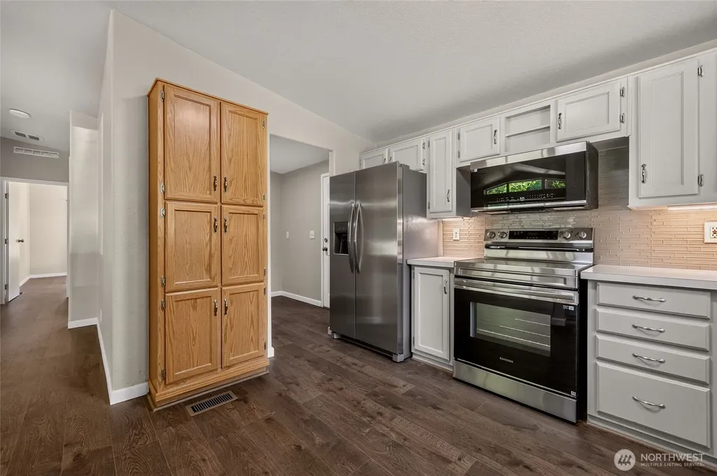 150 E Kingston Way Shelton WA 98584