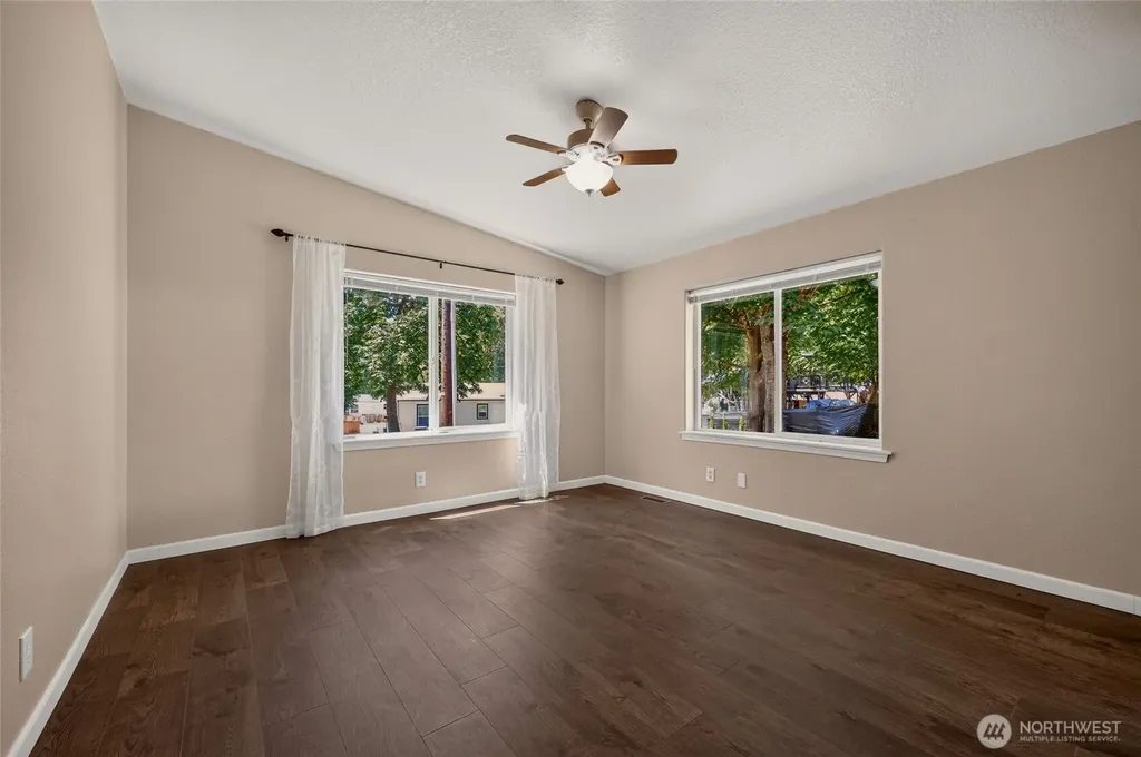 150 E Kingston Way Shelton WA 98584