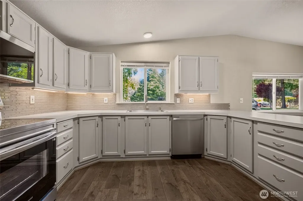 150 E Kingston Way Shelton WA 98584