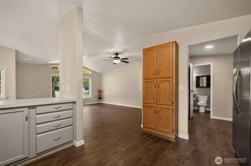150 E Kingston Way Shelton WA 98584