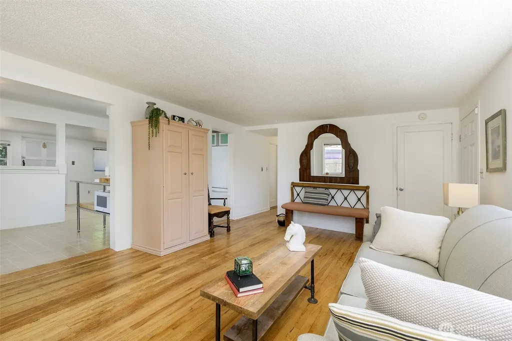 618 138th Street SW Burien WA 98166