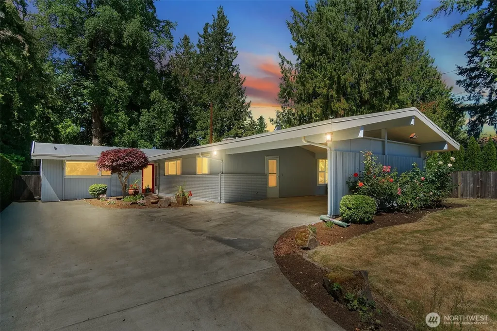 5320 S Kenyon Street Seattle WA 98118