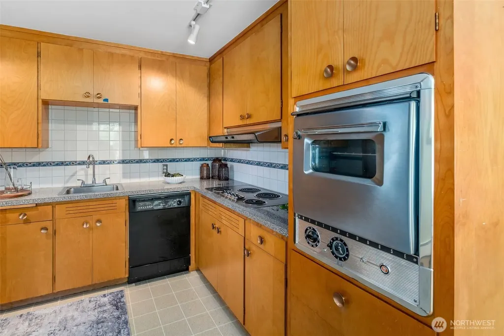 5320 S Kenyon Street Seattle WA 98118