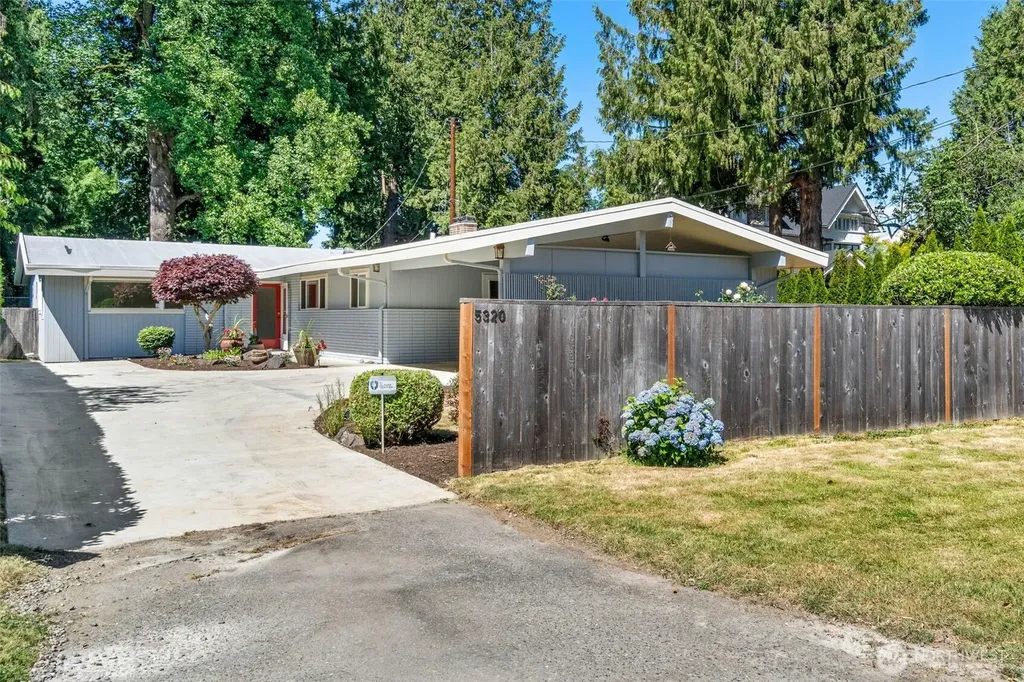 5320 S Kenyon Street Seattle WA 98118
