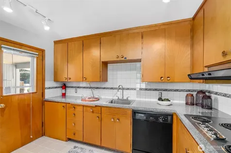 5320 S Kenyon Street Seattle WA 98118