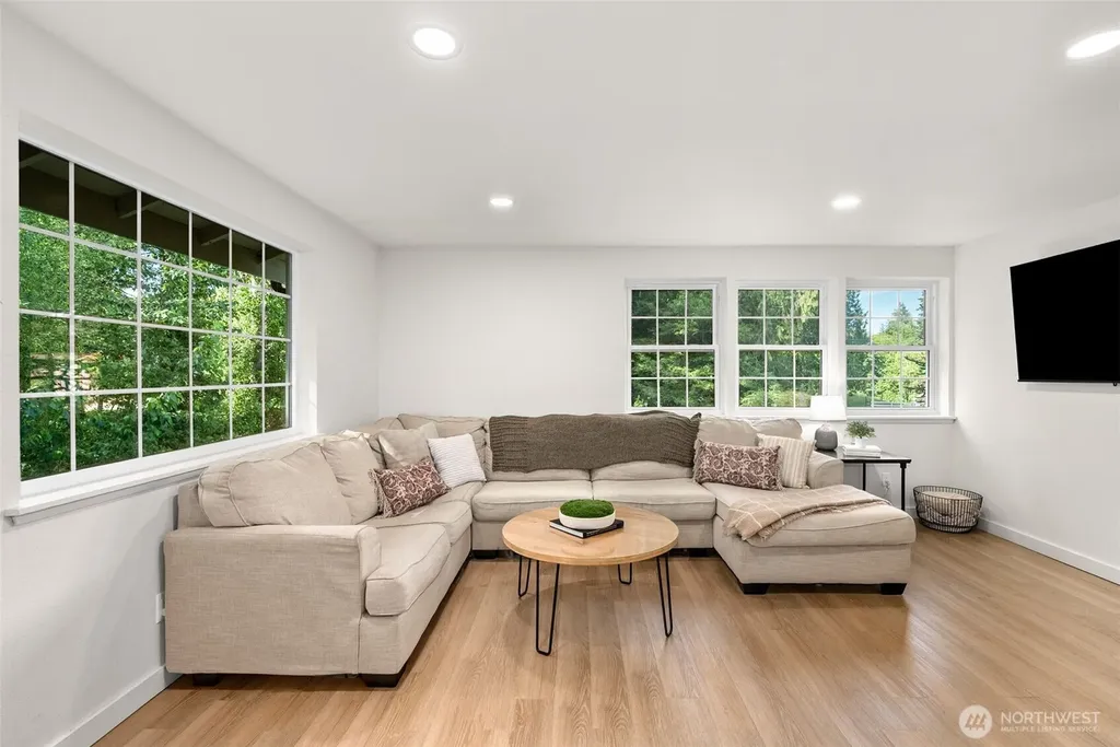 395 NW Blomster Way Poulsbo WA 98370
