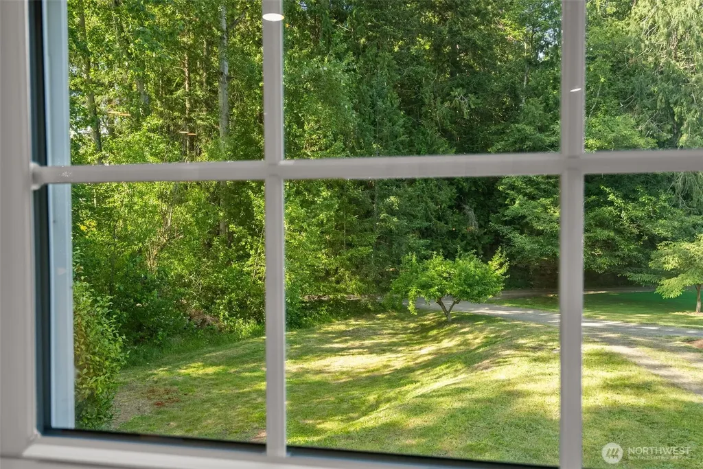 395 NW Blomster Way Poulsbo WA 98370