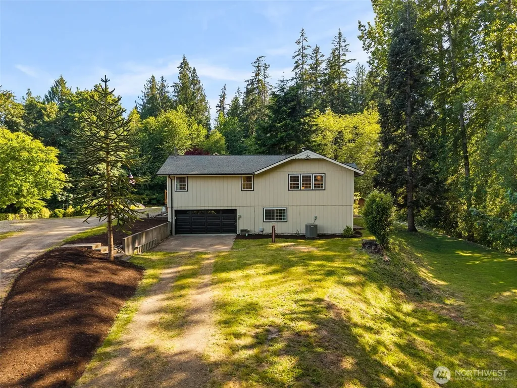 395 NW Blomster Way Poulsbo WA 98370