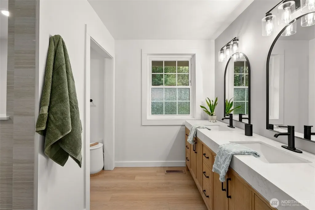 395 NW Blomster Way Poulsbo WA 98370