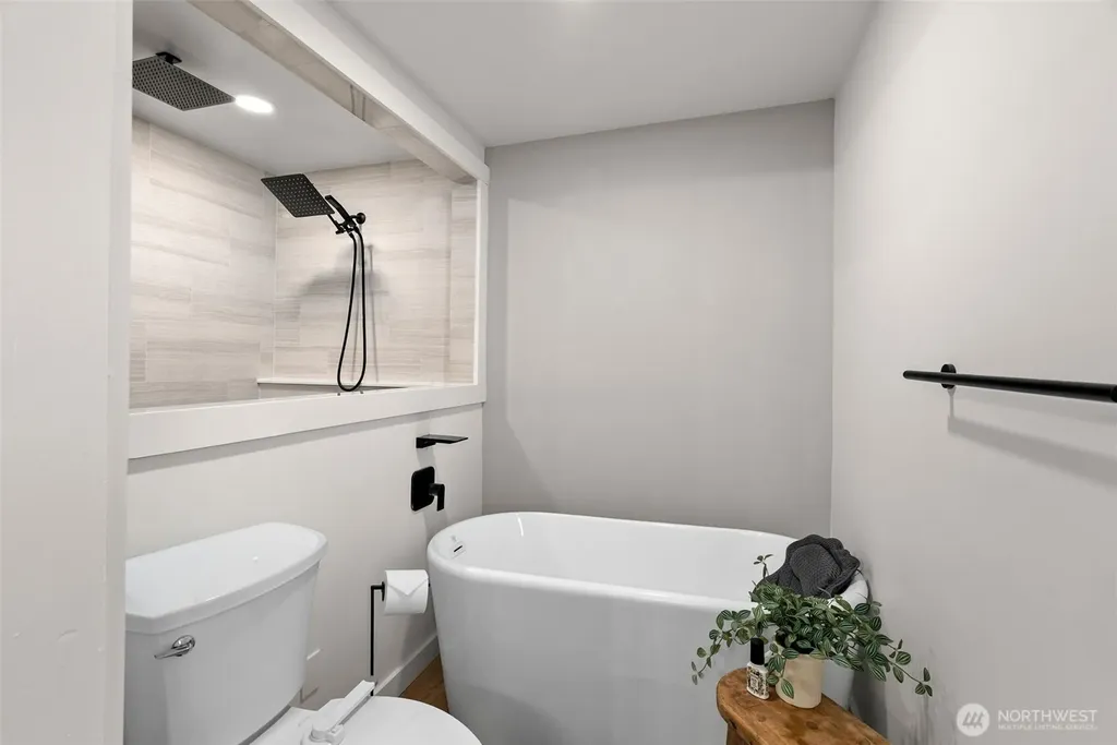 395 NW Blomster Way Poulsbo WA 98370