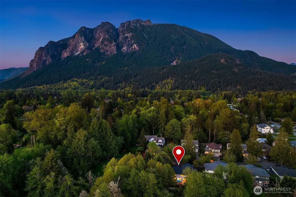 915 Snoqualm Place North Bend WA 98045