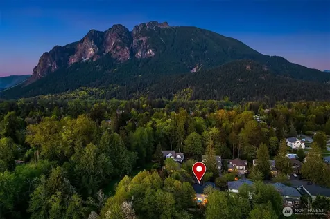915 Snoqualm Place North Bend WA 98045