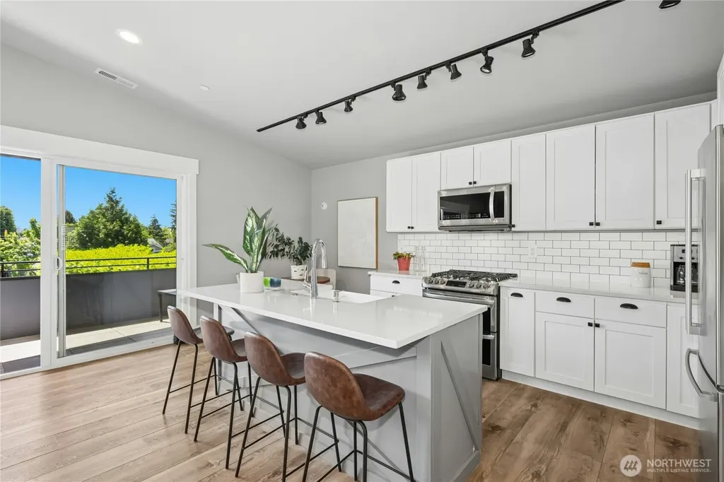 634 11th Avenue Kirkland WA 98033
