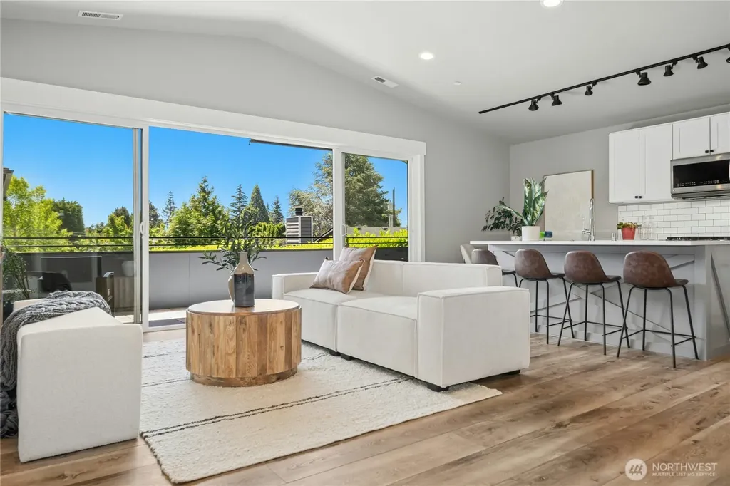 634 11th Avenue Kirkland WA 98033