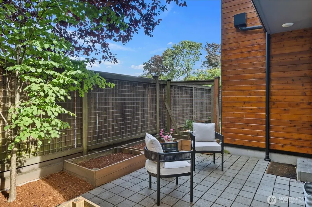 124 20th Avenue Seattle WA 98122