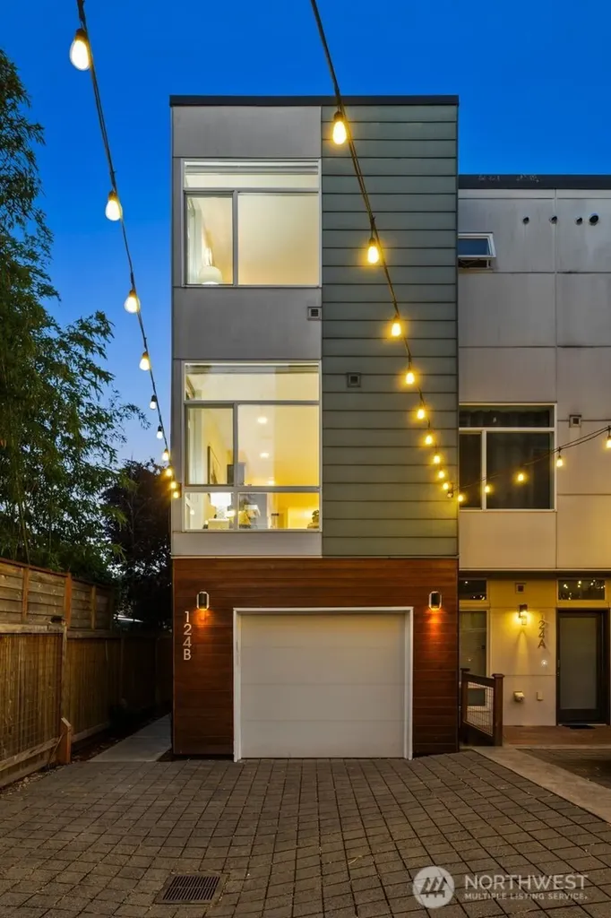 124 20th Avenue Seattle WA 98122