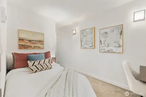124 20th Avenue Seattle WA 98122