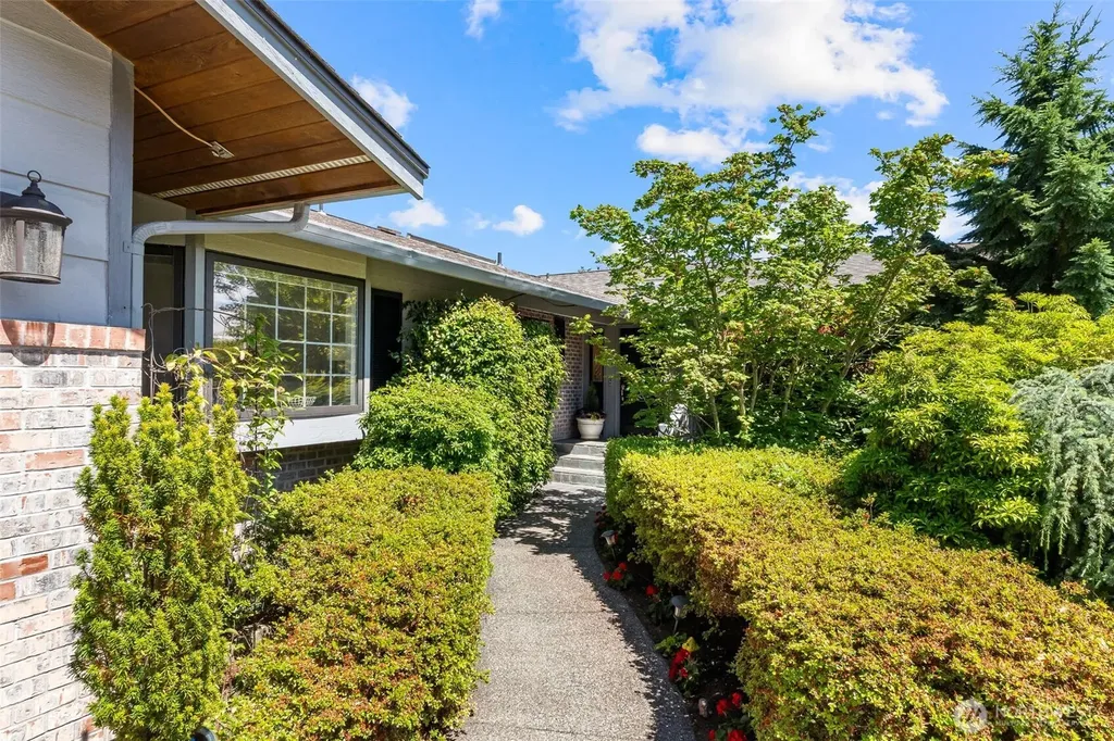 6312 Agnes Road NE Tacoma WA 98422