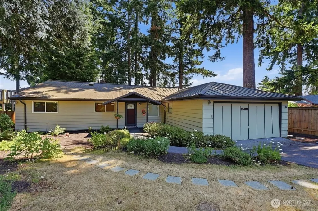 15804 35th Avenue NE Lake Forest Park WA 98155