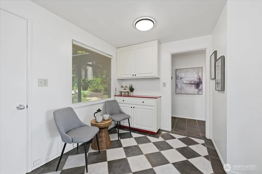 15804 35th Avenue NE Lake Forest Park WA 98155
