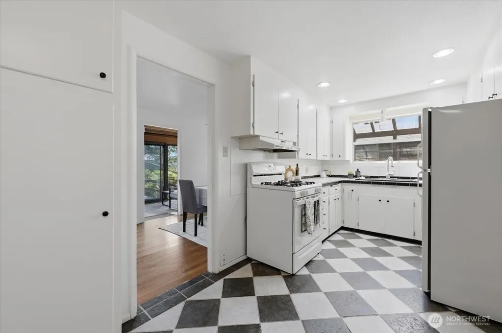 15804 35th Avenue NE Lake Forest Park WA 98155
