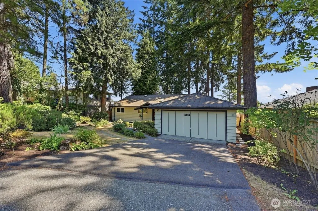 15804 35th Avenue NE Lake Forest Park WA 98155
