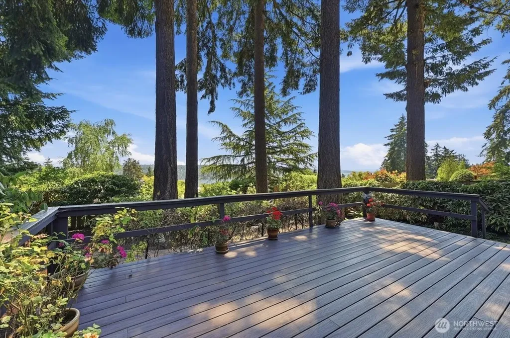15804 35th Avenue NE Lake Forest Park WA 98155