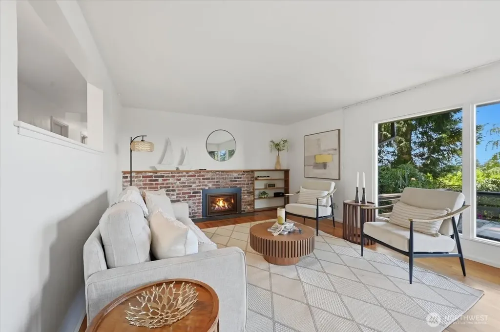 15804 35th Avenue NE Lake Forest Park WA 98155