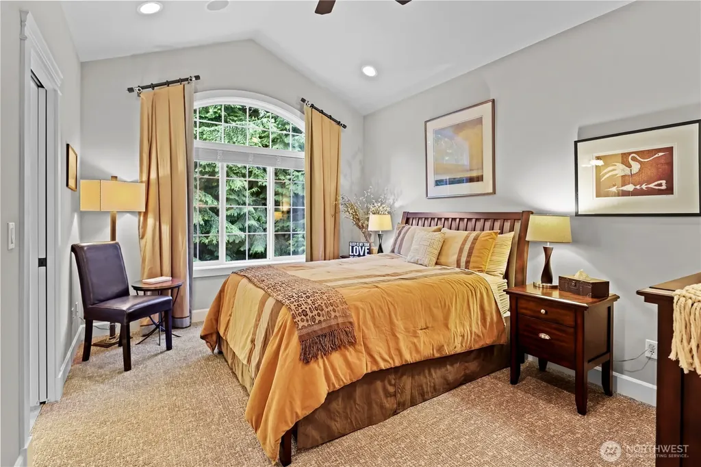 25122 NE 18th Street Sammamish WA 98074