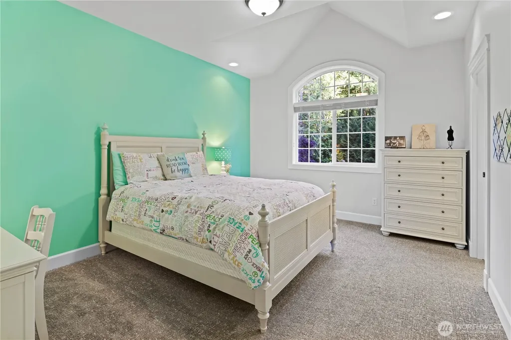 25122 NE 18th Street Sammamish WA 98074