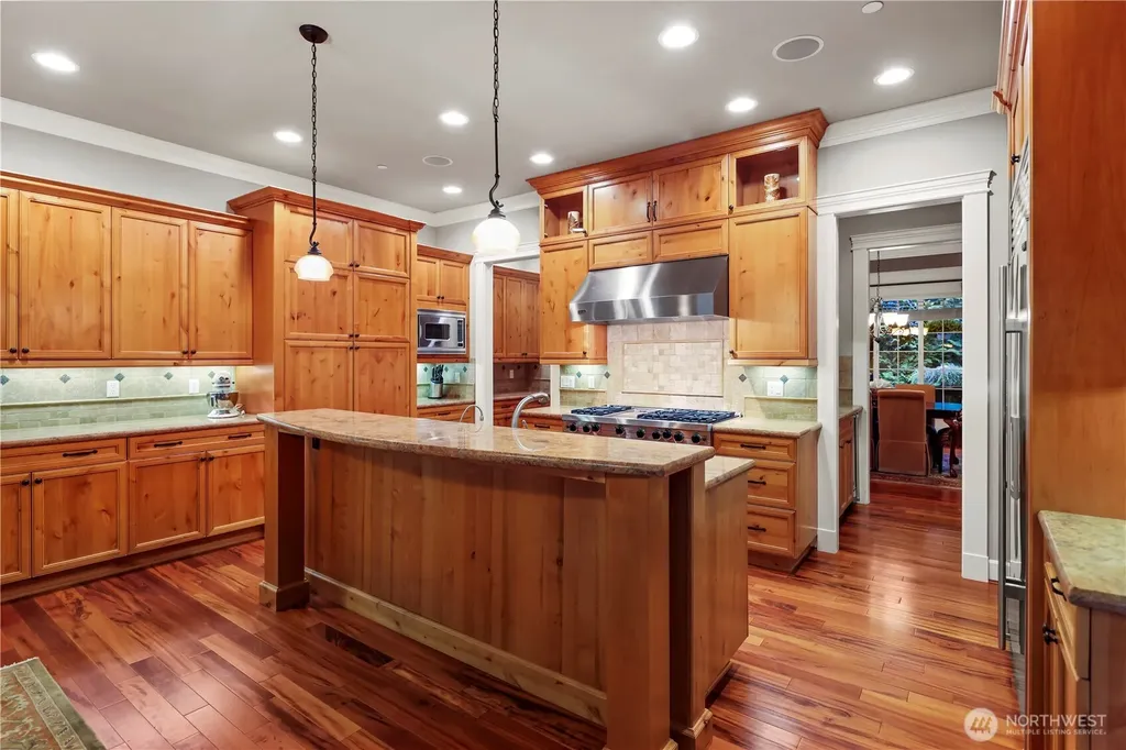 25122 NE 18th Street Sammamish WA 98074