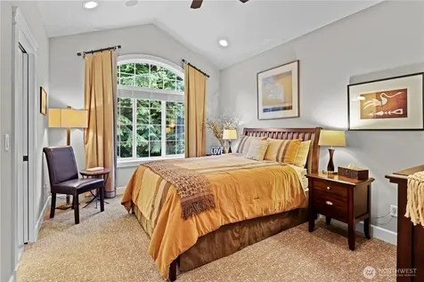25122 NE 18th Street Sammamish WA 98074