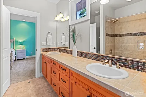 25122 NE 18th Street Sammamish WA 98074