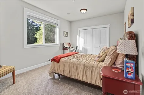 25122 NE 18th Street Sammamish WA 98074