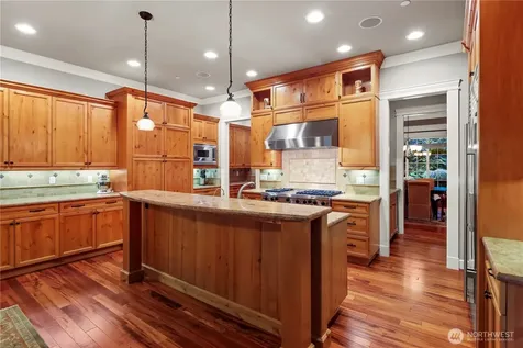 25122 NE 18th Street Sammamish WA 98074
