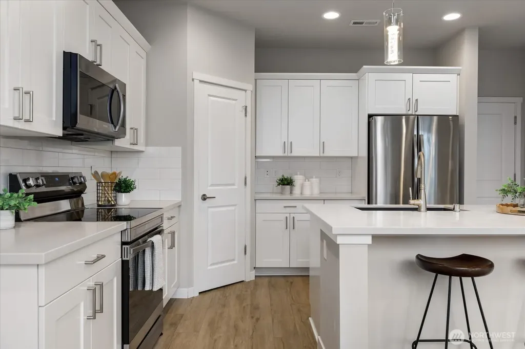 280 SW Ballast Way Oak Harbor WA 98277