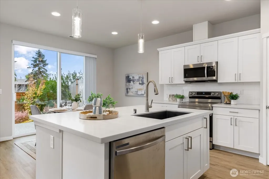 280 SW Ballast Way Oak Harbor WA 98277