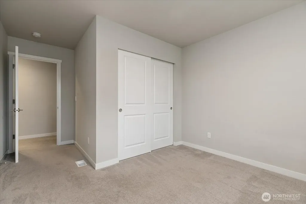 280 SW Ballast Way Oak Harbor WA 98277