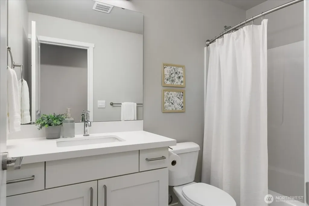 280 SW Ballast Way Oak Harbor WA 98277