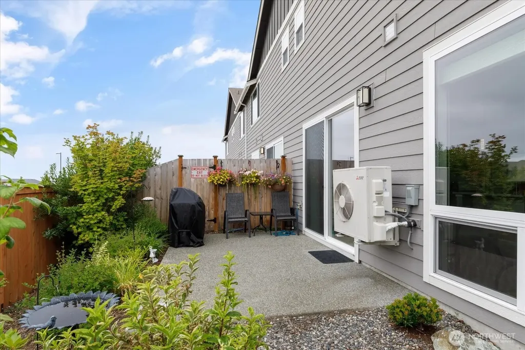 280 SW Ballast Way Oak Harbor WA 98277