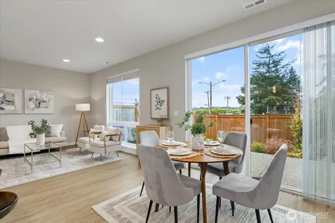 280 SW Ballast Way Oak Harbor WA 98277