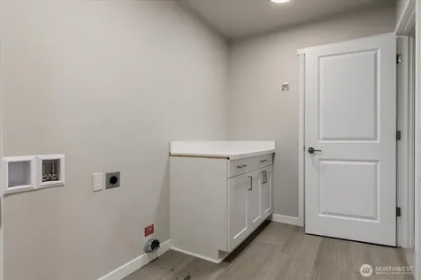 280 SW Ballast Way Oak Harbor WA 98277