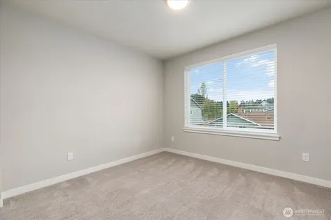 280 SW Ballast Way Oak Harbor WA 98277