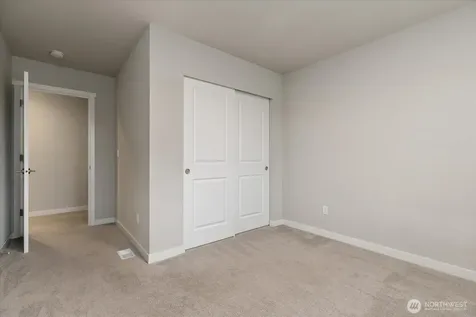 280 SW Ballast Way Oak Harbor WA 98277
