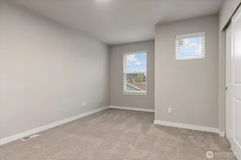 280 SW Ballast Way Oak Harbor WA 98277