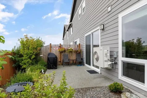 280 SW Ballast Way Oak Harbor WA 98277