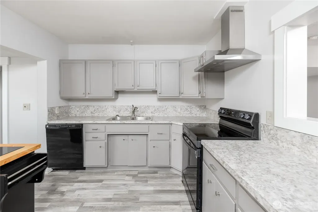 1031 W Glenwood Street Port Angeles WA 98363