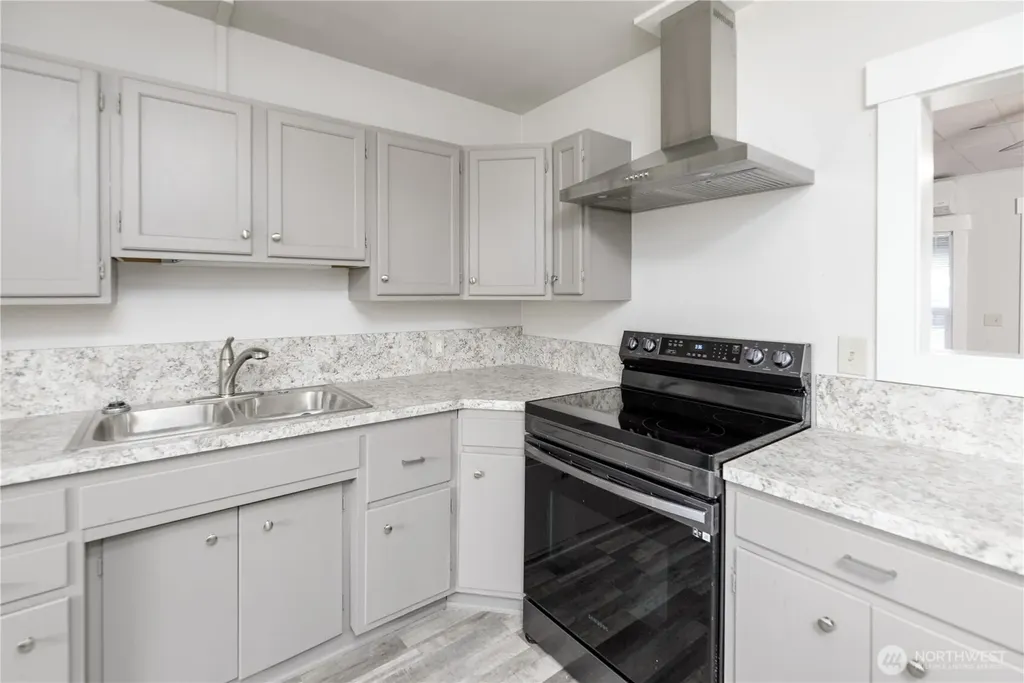 1031 W Glenwood Street Port Angeles WA 98363